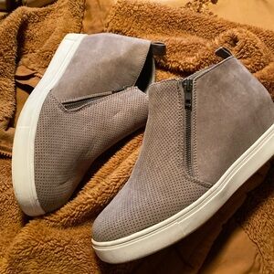 Time and Tru Platform Sneakers